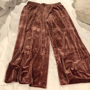 Uniqlo pink velvet wide leg pants